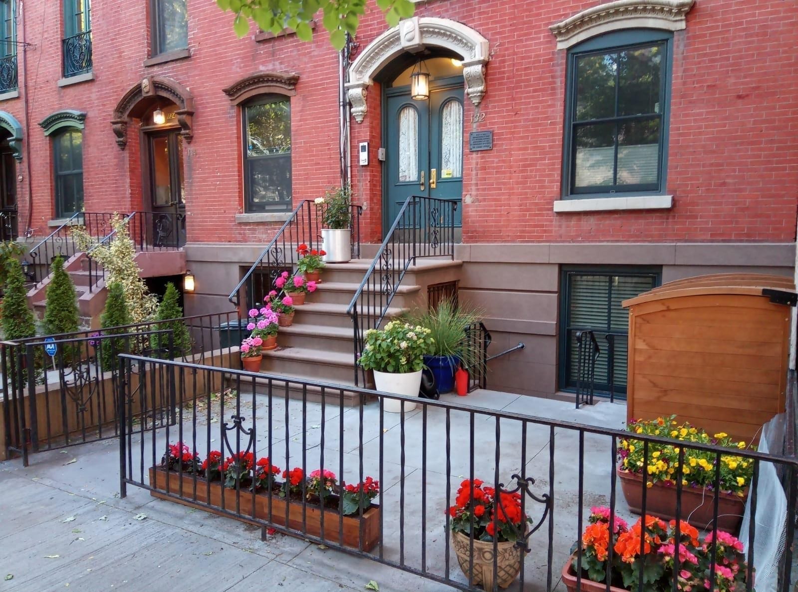 132 Sussex Street, Residence 2A — image 1
